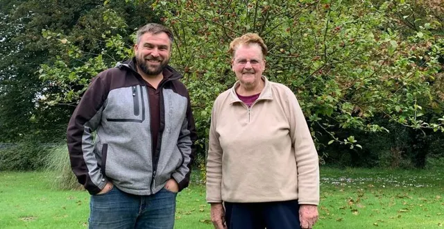 photo  mickaël guy, arboriculteur, et anie buron, présidente de l’association fête de la pomme, ont préparé la 28e édition de dimanche.  &copy;  ouest-france 
