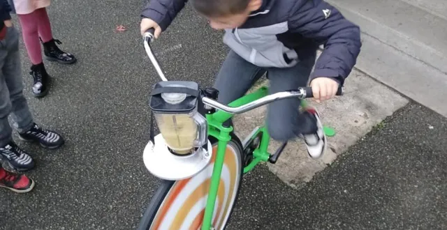 photo  une manière originale de fabriquer un smoothie.  &copy;  le maine libre 