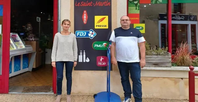 photo  les nouveaux gérants du bar saint-martin, céline et aurélien.  &copy;  ouest-france 