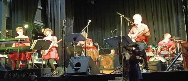 photo  le groupe si music’all a joué pour graines d’amitié.  &copy;  dr 