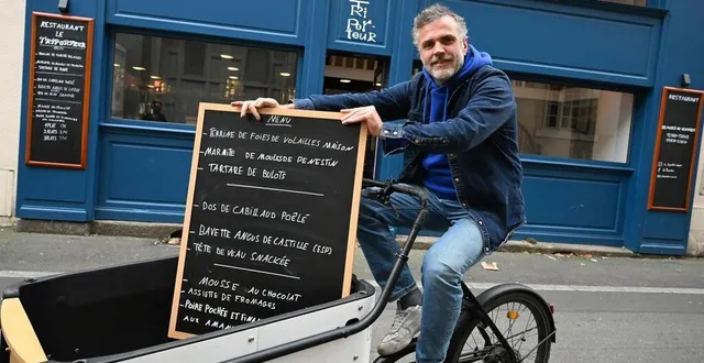 photo  angers, rue david-d’angers, le 14 octobre 2024. richard audren devant son triporteur et sur son triporteur avec lequel il assure toutes ses courses.  &copy;  josselin clair 