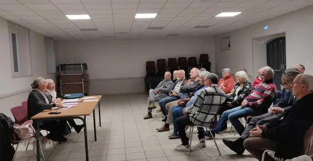 photo  les participants à la dernière assemblée générale ont voté la dissolution.  &copy;  le maine libre 