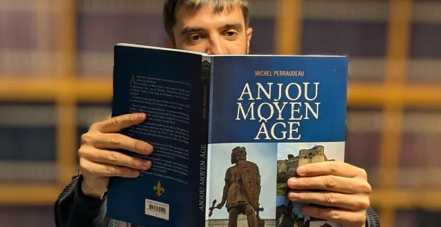 photo  « anjou moyen âge » est le nouvel ouvrage de l’historien michel perraudeau, ancien maître de conférences et auteur de nombreux ouvrages.  &copy;  ouest-france 