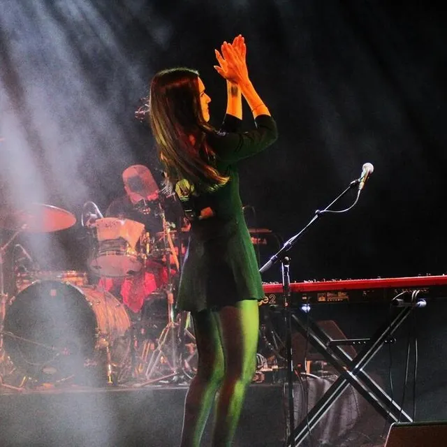 photo joyce jonathan sur la scène joël-le theule, samedi 19 octobre 2024, à sablé-sur-sarthe.  ©  ouest-france