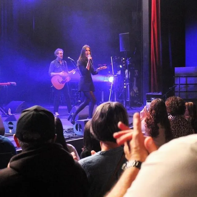 photo joyce jonathan sur la scène joël-le theule, samedi 19 octobre 2024, à sablé-sur-sarthe.  ©  ouest-france