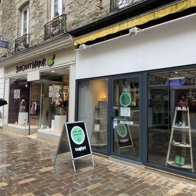 La boutique O’CBD a ouvert le 18 octobre 2024, dans des locaux commerciaux vides de la rue aux Sieurs. Ouest-France photo la boutique o’cbd a ouvert le 18 octobre 2024, dans des locaux commerciaux vides de la rue aux sieurs. © ouest-france