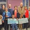 photo l’association des randonnées et foulées des trois monts a remis deux chèques de 700 € à camille et raphaël, confrontés à des handicaps lourds.