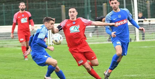 photo  beaumont a résisté à 10 contre 11 au leader de national 3, la châtaigneraie.  &copy;  le maine libre 