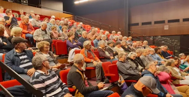 photo  un auditoire nombreux et attentif lors de cette soirée participative à l’espace galilée.  &copy;  ouest-france 