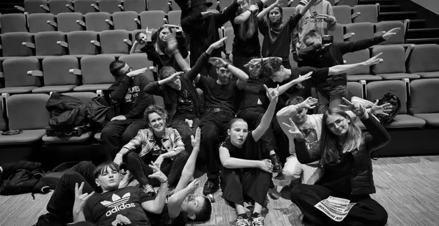 photo  les élèves de 4e ont eu trois jours pour écrire et mettre en scène le spectacle  &copy;  lycée les horizons 