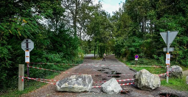 photo  l’accès à deux parkings de l’arche de la nature, celui du closeau et du tertre, est fermé après plusieurs agressions.  &copy;  photo le maine libre - yvon loué 