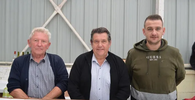 photo  de gauche à droite : bernard colasse, secrétaire, jean-michel beausite, trésorier et charles beausite, président.  &copy;  ouest-france 