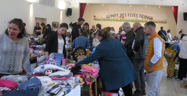 photo  la salle gaston-langevin était très fréquentée, dimanche.  &copy;  ouest-france 