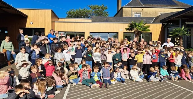 photo  juste avant les vacances, les écoliers ont accueilli des anciens élèves de l’école.  &copy;  ouest-france 