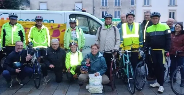 photo  les cyclistes au départ de loué samedi dernier.  &copy;  le maine libre 