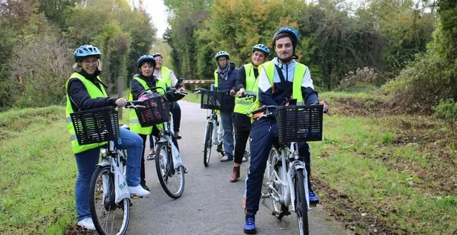 photo  l’utilisation d’un vélo à assistance électrique a été une belle découverte pour les six participants, sous la conduite de virginie renault, de mobylis.  &copy;  ouest-france 