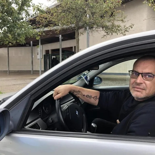photo teddy debeausse a grandi ici, et ses enfants sont scolarisés à louise michel.  ©  ouest-france