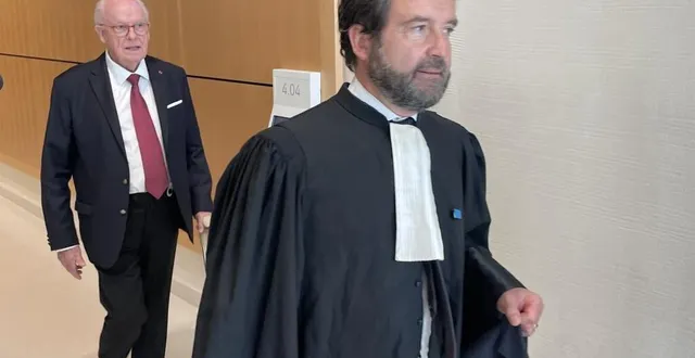 photo  alain lambert, ancien président du conseil départemental de l’orne, à son arrivée au tribunal de paris, mercredi 23 octobre 2024, pour la dernière journée de l’audience dans laquelle il était jugé pour trafic d’influence dans le cadre du dossier gde.  &copy;  ouest-france 