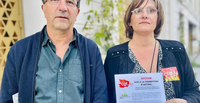 photo  xavier dupeyroux et stéphanie takacs, de l’union départementale cgt 49, soutiennent les salariés, hommes et femmes, de l’aptira. le syndicat est à l’origine d’une pétition.  &copy;  ouest-france 