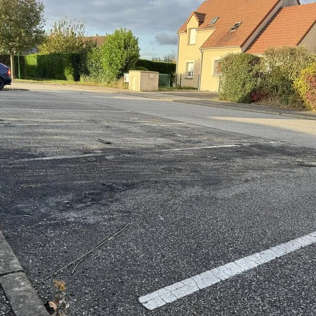 photo les habitants se plaignent de voitures qui brûlent sur un parking.  ©  ouest-france