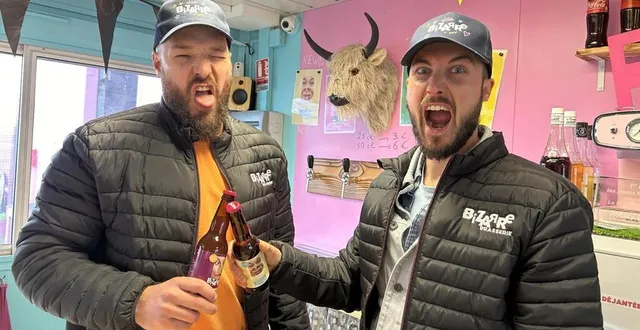 photo  tom foucault et théo veni, de la brasserie bizarre, sortent chaque mois une nouveauté avec, sur l’étiquette, un visage drôlement déformé.  &copy;  ouest-france 