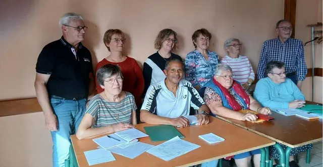 photo  les membres du club, en compagnie de la présidente cantonale, odile davignon.  &copy;  ouest-france 