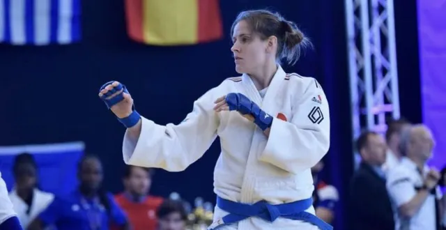 photo  chloé lalande.  &copy;  fanny jambon-rieu 