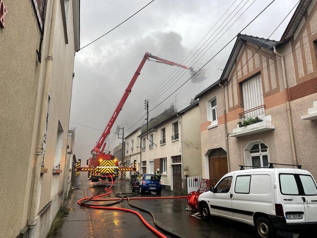 Au Mans Un Incendie Ravage Un Atelier De Menuiserie Une Quarantaine