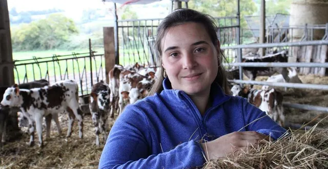 photo  solène carpentier multiplie pour le moment les expériences dans différentes exploitations agricoles.  &copy;  ouest-france 