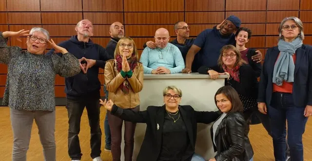 photo saint-léger-de-linières. les improsteurs reviennent sens dessus dessous 