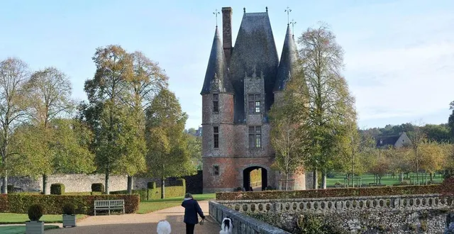 photo  carrouges, notamment connue pour son superbe château, fait partie des petites communes les plus recherchées sur wikipedia selon une étude.  &copy;  ouest france archives 