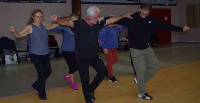 photo  chaque année, vincent parodi, danseur et chorégraphe professionnel, anime ce stage de danses d’israël.  &copy;  le maine libre 