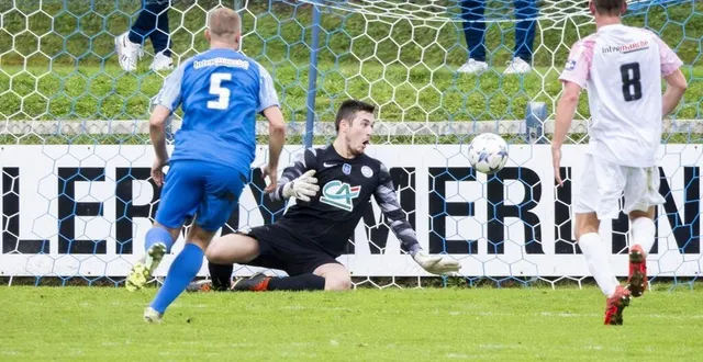 photo  le portier émeric navinel a encaissé six buts durant ce 6e tour.  &copy;  photo : dominique breugnot 