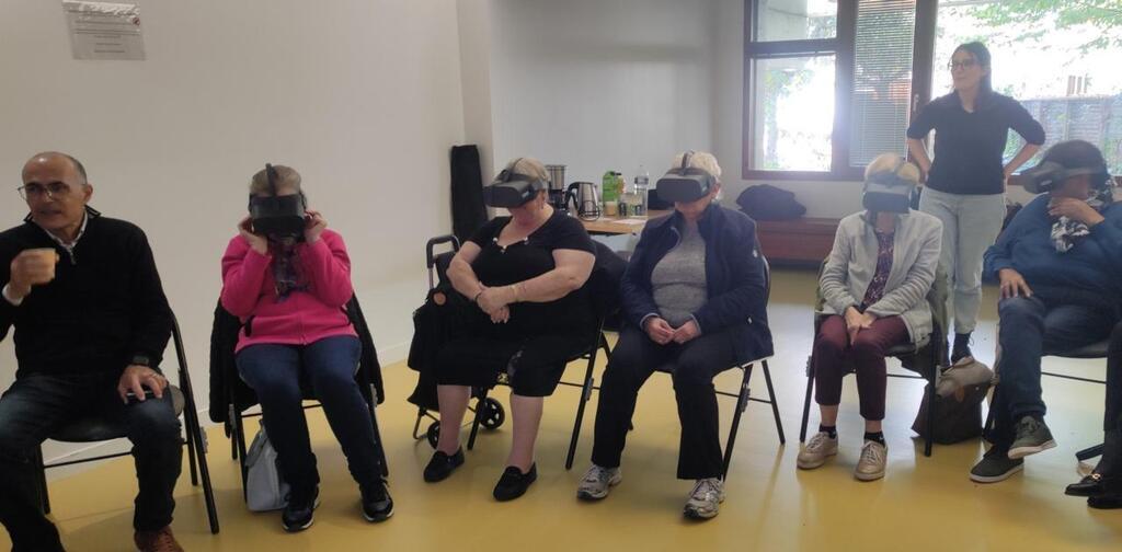 Saint-Jacques-de-la-Lande. Seniors discover virtual reality