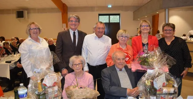 photo  les doyens, presque centenaires, ont été honorés lors du repas.  &copy;  ouest-france 
