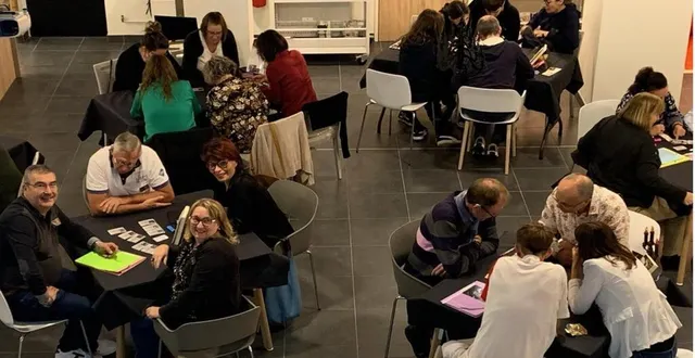 photo  une cinquantaine de personnes à la bibliothèque.  &copy;  le maine libre 