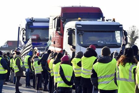 photo Les cahiers de doléances sont nés du mouvement des Gilets jaunes. Ici à Lanester (Morbihan), en novembre 2018. Thierry Creux/OUEST FRANCE 