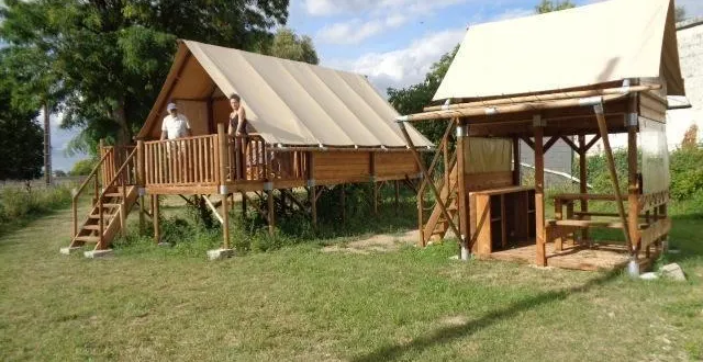 photo  les cabanes sont très appréciées des cyclos randonneurs.  &copy;  archives co 