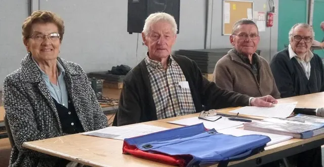 photo  geneviève leprince, responsable des veuves ; michel goualier, président ; daniel courgenoult, secrétaire et joseph champain, trésorier.  &copy;  ouest-france 