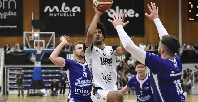 photo  julian ngufor et les rennais n’ont jamais été en mesure d’inquiéter le leader quimpérois.  &copy;  jocelyne régent 