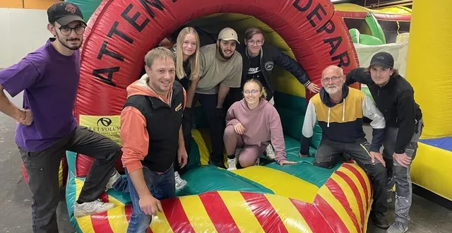 photo  l’équipe de fun loisirs avait deux jours, lundi 28 et mardi 29 octobre 2024, pour transformer anova en parc d’attractions.  &copy;  ouest-france 