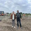 photo  romain ledru, architecte, et emeric lebreton sur le site du futur siège orientaction à sargé-lès-le mans. 