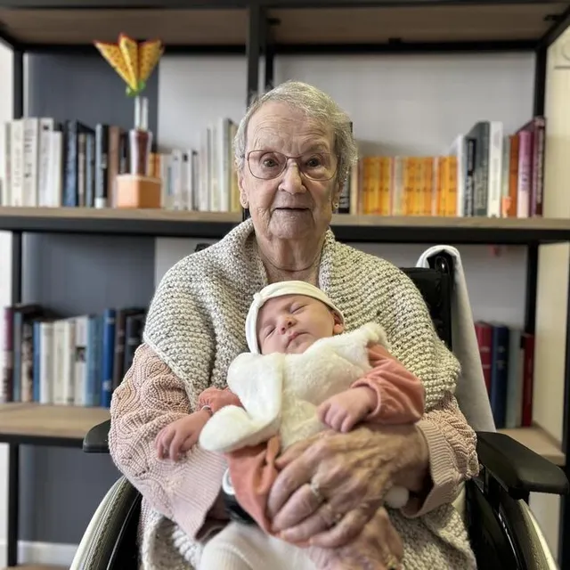 photo paulette et eva.  ©  lilian réveillé