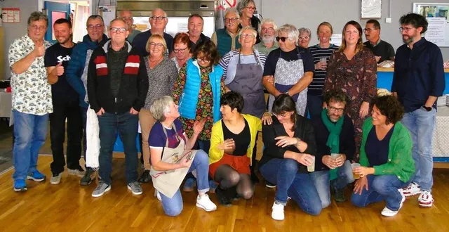 photo  l’équipe des vieux fourneaux, lors de leur soirée à ménil-hubert.  &copy;  les vieux fourneaux 