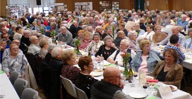 photo  de nombreux adhérents sont venus fêter le cinquantenaire.  &copy;  le maine libre 