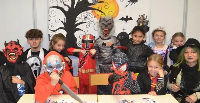 photo  les enfants se sont déguisés pour fêter halloween mais sont aussi allés au centre aquatique de sablé et à la médiathèque de précigné.  &copy;  le maine libre 