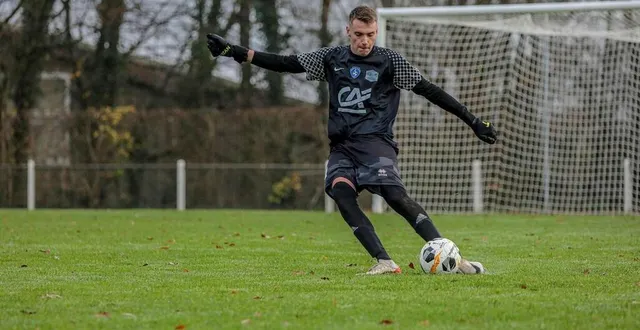 photo  melle, décembre 2023. nolan moreau et l’aspm encaissent trop de buts (treize en cinq matches) en ce début de saison.  &copy;  co – jordan magneron 