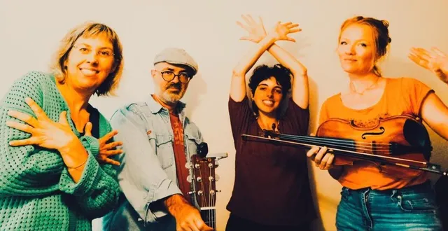 photo  début de bal avait déjà enchanté les noyennais l’an dernier.  &copy;  début de bal 