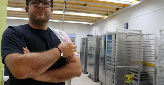 photo  sous ses airs de rugbyman, david landeau n’est autre que le nouveau chef de la cuisine centrale du pays sabolien qui est passée sous le régime de la régie, au 1er septembre 2024.  &copy;  ouest-france 
