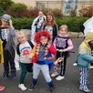 photo  les enfants se sont déguisés pour fêter halloween. 